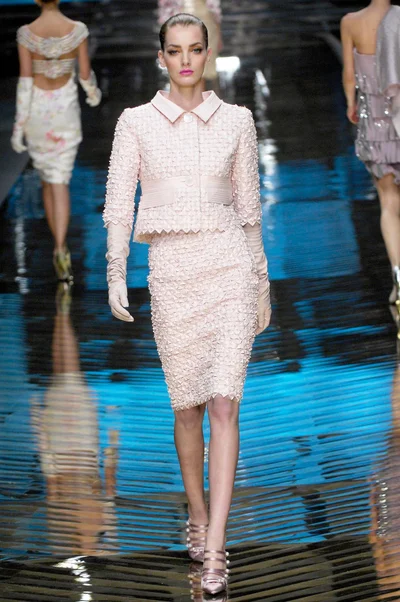 Look 18